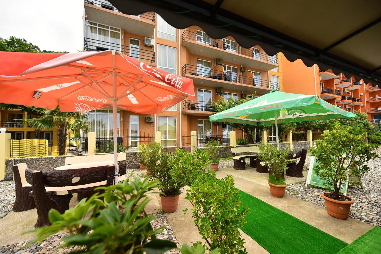 Hotel Lazuri In Kvariati Exteriér fotografie